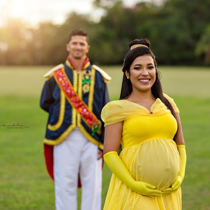 <p>Kalau Putri Belle dan sang pangeran di foto ini udah cocok belum? (Foto: Facebook/penelopeandeline)</p>