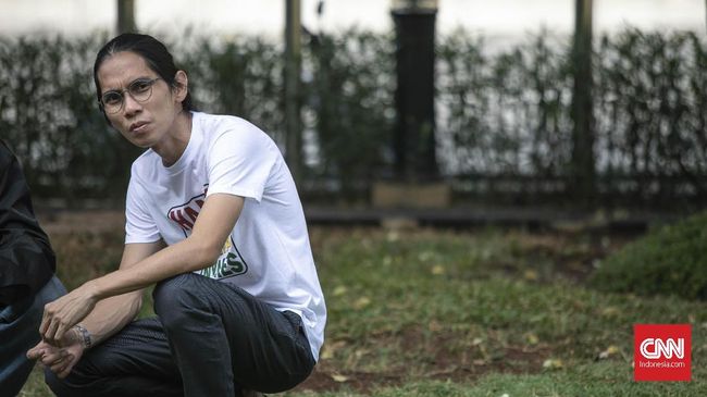 Angga Dwimas menjelaskan kurang lebih dalam produksi Story of Kale, setiap orang yang terlibat akan melakukan swab test sebanyak lima sampai enam kali