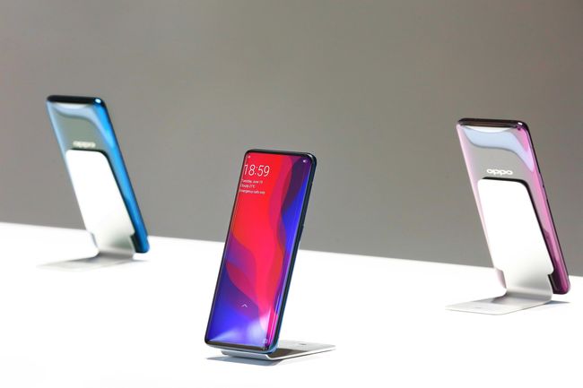 Susul Vivo, Oppo Luncurkan Ponsel Mirip iPhone X Tanpa Poni