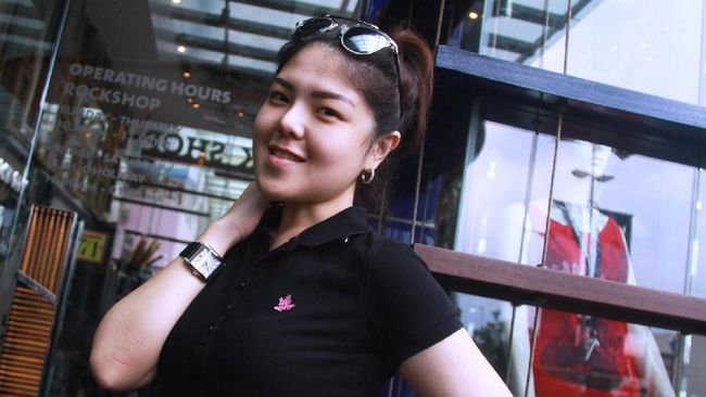 Tina Toon resmi bertunangan dengan kekasihnya yang bernama Daniel saat melaksanakan sangjit.