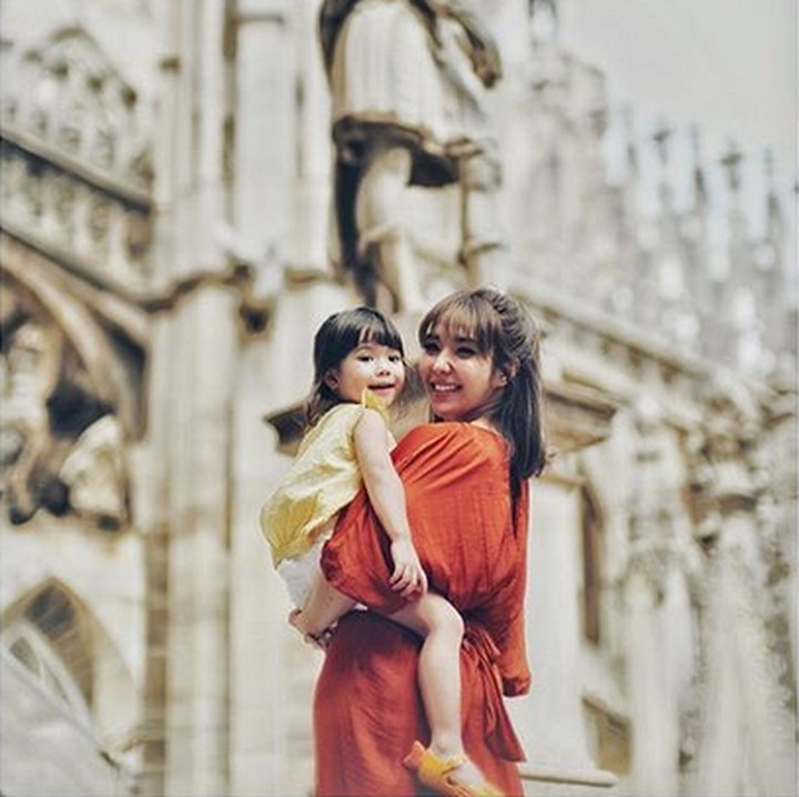 <p>Kompak selalu ya Gempi dan Mama<a href="https://hot.detik.com/movie/4310352/melihat-lagi-adegan-gisel-gugat-cerai-gading-marten-di-film-susah-sinyal" target="_blank"> Gisel</a>!(Foto: Instagram @ gisel_la)   </p>