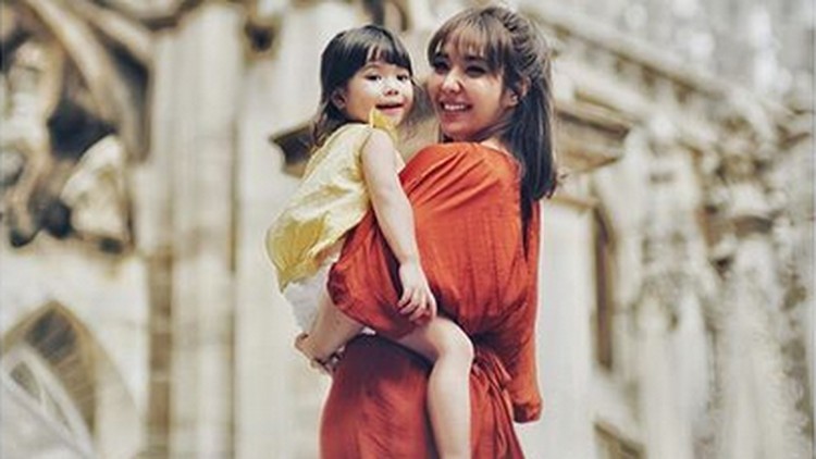Gisel dan Ratu Kecantikan menjadi artikel terpopuler di HaiBunda hari ini, 9 Oktober 2019.