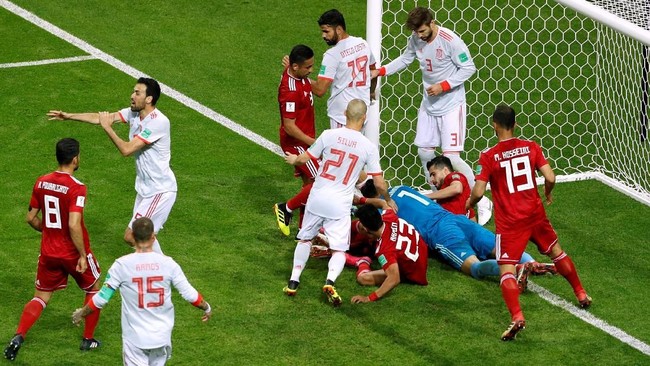 Kekalahan dari Spanyol tidak menyurutkan semangat Iran meraih tiket ke babak 16 besar untuk kali pertama dalam sejarah keikutsertaannya pada Piala Dunia.