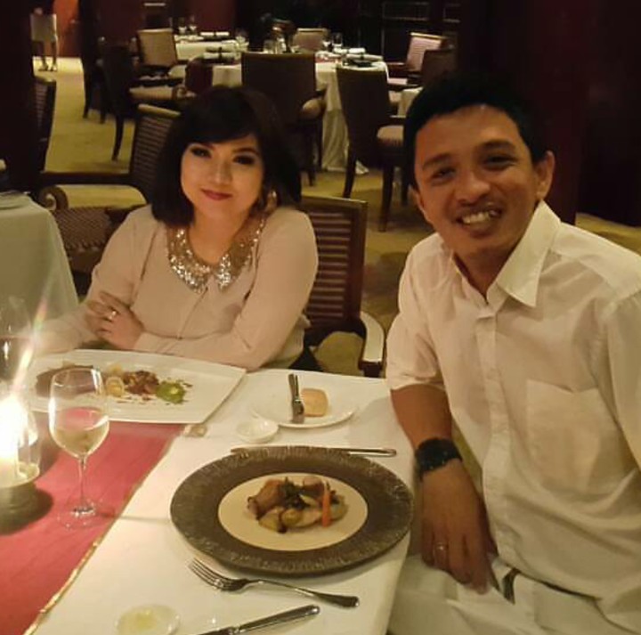 <p>Siapa bilang sibuk syuting nggak bisa quality time berdua istri? Eza Yayang bisa melakukannya, Bun. He-he-he. (Foto: Instagram/ezayayang)</p>