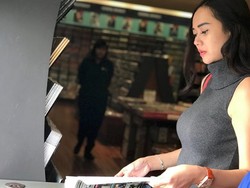 Usai Ajak Anak Cari Papa Baru, Aura Kasih Tunggu Calon Suami