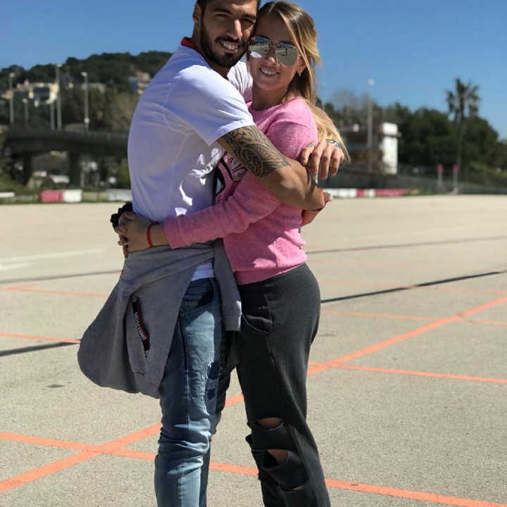 <p>Menikah dengan Sofia sejak Desember 2009, kini Luis makin mesra dengan sang istri. (Foto: Instagram/luissuarez9)</p>