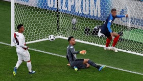 FOTO: Kemenangan Prancis Singkirkan Peru di Piala Dunia 2018