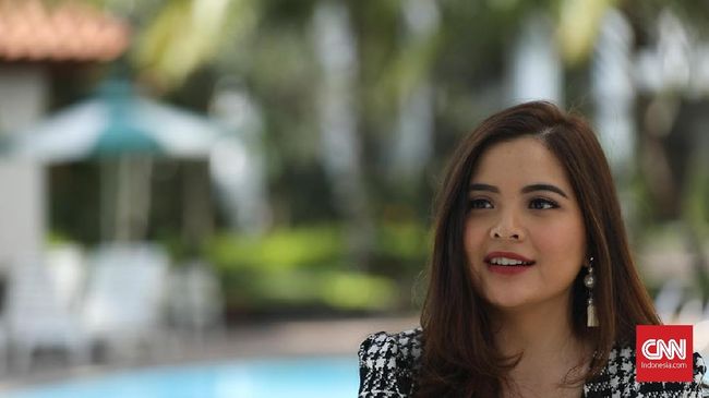 Beberapa netizen merasa hidupnya tak seindah kala melihat si 'Anak Gembala' Tasya Kamila menikah dengan Randi Wardana.