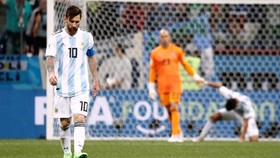 FOTO: Kegetiran Messi Saat Argentina Dihancurkan Kroasia