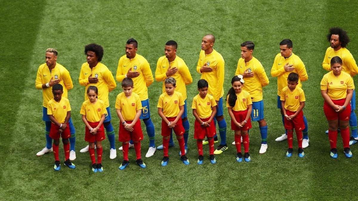 FOTO: Gol Telat Coutinho dan Neymar Menangkan Brasil