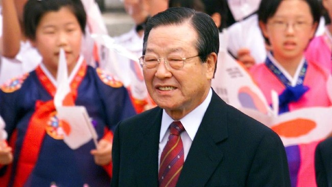 Mantan Perdana Menteri dan pendiri badan intelijen Korea Selatan Kim Jong-pil tutup usia di usia 92 tahun.