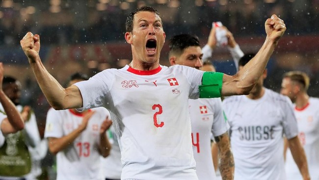 FOTO: Swiss Habisi Serbia Melalui Gol Menit-menit Akhir