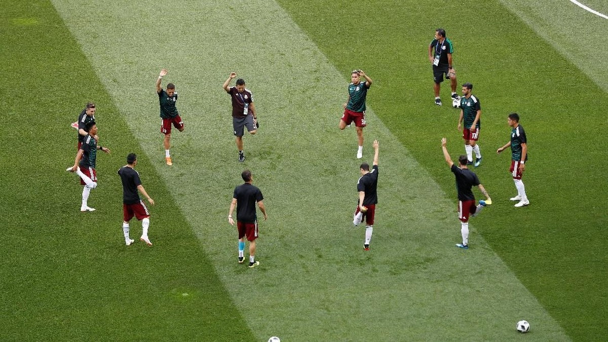FOTO: Gol Hernandez Tentukan Kemenangan Meksiko