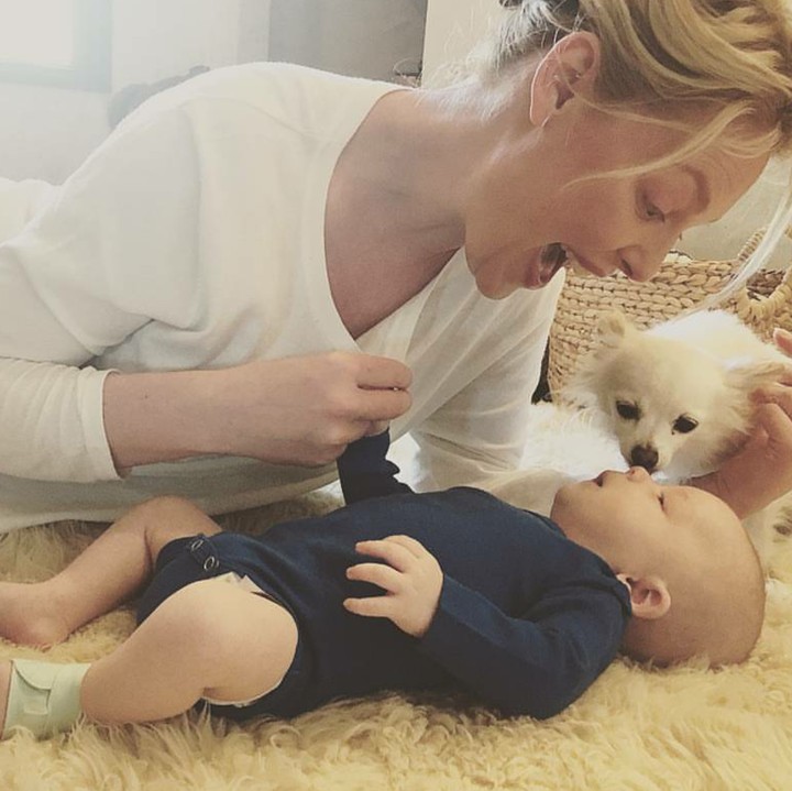 <p>Seru banget ya ketika Katherine main sama si kecil. (Foto: Instagram/katherineheigl)</p>