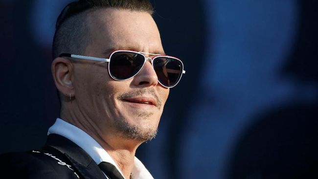 Johnny Depp mengaku bahwa dirinya pernah jadi korban kekerasan Amber Heard, dilempari botol hingga disudut rokok.