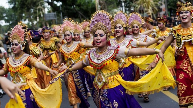 FOTO: Semarak Pawai Pesta Kesenian Bali ke-40