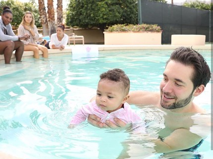 Suami Serena Williams Ini Benar-benar Sosok Ayah Super Perhatian