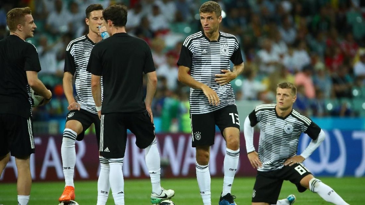 FOTO: Gol Ciamik Kroos Berikan Kemenangan untuk Jerman