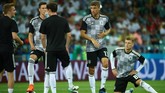 FOTO: Gol Ciamik Kroos Berikan Kemenangan untuk Jerman Timnas Jerman meraih kemenangan 2-1 atas Swedia di Stadion Fisht, Minggu (24/6), berkat gol ciamik Toni Kroos di pengujung laga.
