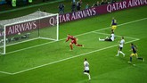 FOTO: Gol Ciamik Kroos Berikan Kemenangan untuk Jerman Timnas Jerman meraih kemenangan 2-1 atas Swedia di Stadion Fisht, Minggu (24/6), berkat gol ciamik Toni Kroos di pengujung laga.