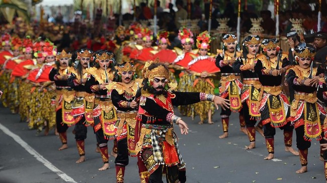Pemprov Bali Siapkan Rp15 Miliar 'Usir' Virus Corona Pemprov Bali menyiapkan dana Rp15 miliar untuk menanggulangi wabah virus corona di Pulau Dewata.