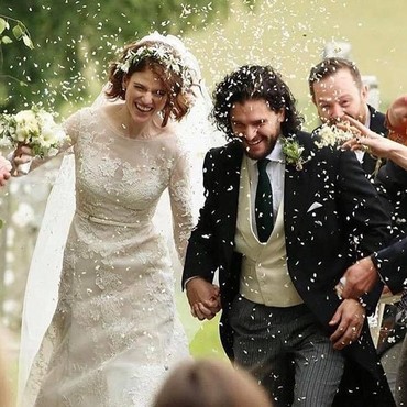 Kit Harington dan Rose Leslie Menanti Kelahiran Anak Pertama