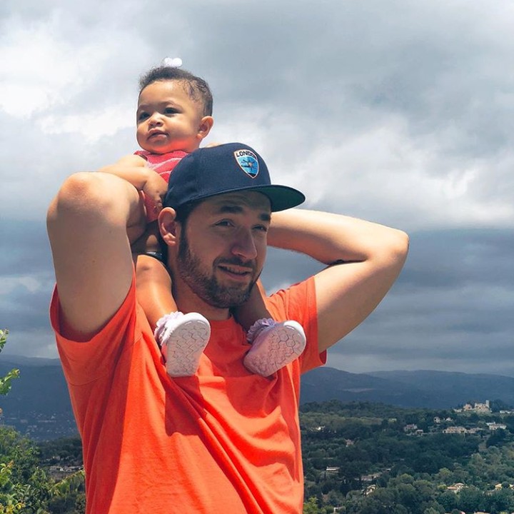 <p>Menyenangkan itu adalah saat menghabiskan waktu bersama orang tercinta. (Foto: Instagram @alexisohanian)</p>