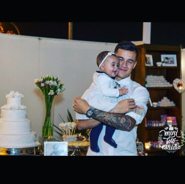 <p>So sweet banget ya ayah dan anak ini. (Foto: Instagram/phil.coutinho)</p>