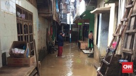 Sempat Tergenang, Banjir di Kampung Melayu Mulai Surut