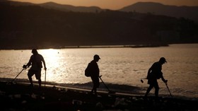 Peti Kemas Isi Mainan dan Sandal Terdampar di Pantai Belanda