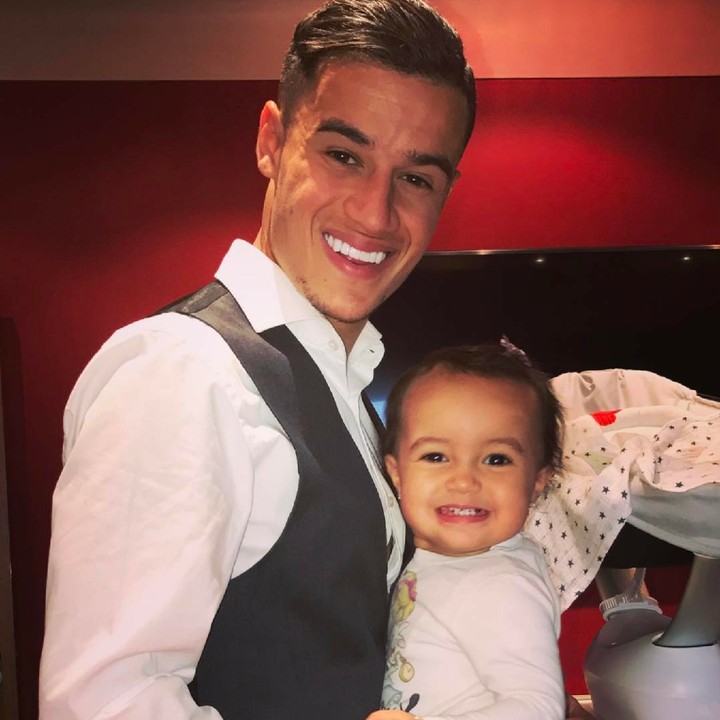 <p>Senyum Maria dan ayahnya mirip nggak, Bun? (Foto: Instagram/phil.coutinho)</p>