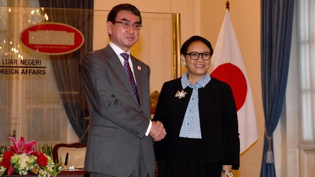Indonesia dan Jepang sepakat memperkuat kerjasama dengan mempercepat pelaksanaan sejumlah proyek infrastruktur, termasuk kereta cepat Jakarta-Surabaya. 