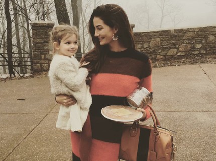 Kompaknya Model Victoria's Secret, Lily Aldridge dengan si Kecil