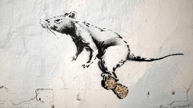 FOTO: Coretan Kritis Banksy di Prancis