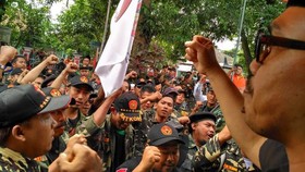 Aksi Pembakaran Bendera Picu Tagar #BubarkanBanser