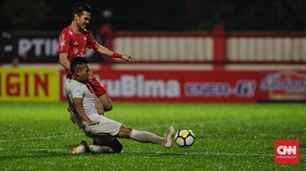 Pelatih Persija dan Persebaya Kritik Kondisi Lapangan PTIK