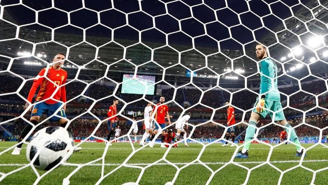 Timnas Spanyol masih dirundung sejumlah persoalan di lini belakang termasuk masalah blunder sang kiper, David De Gea, jelang lawan Rusia di Piala Dunia 2018.