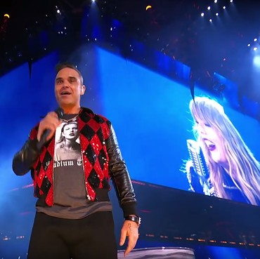 Punya Ponsel Setelah 14 Tahun, Robbie Williams Mengaku Kecanduan