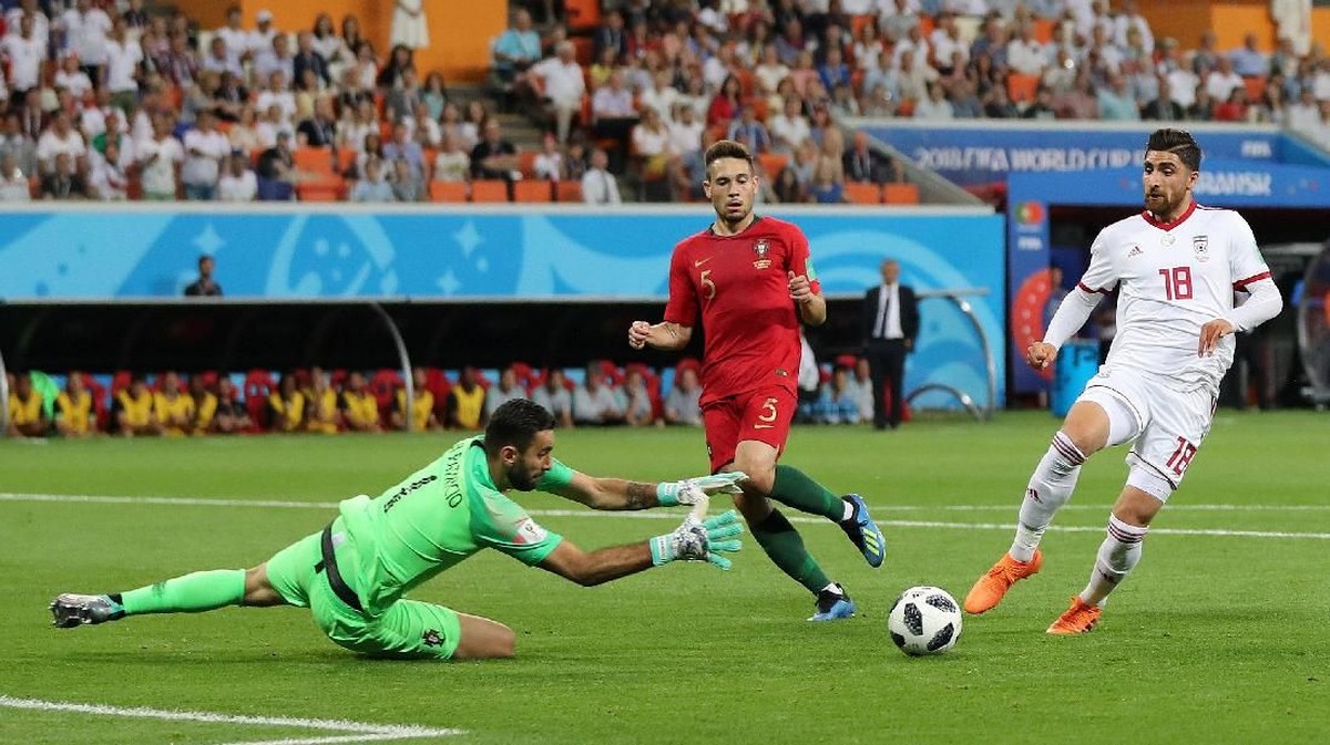 FOTO: Ronaldo Gagal Penalti, Portugal Runner Up Grup B