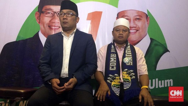 Gubernur Jawa Barat Ridwan Kamil tak sepakat dengan Wagub Jabar Uu Ruzhanul Ulum yang mengusulkan poligami para suami demi menekan penderita HIV/AIDS.