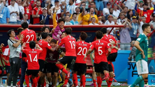 Fan K-pop di Meksiko ikut meramaikan tagar #KoreaTeAmo, yang berarti 'Korea Aku Cinta Kamu,' usai timnas Korsel menekuk Jerman di kualifikasi Piala Dunia 2018.