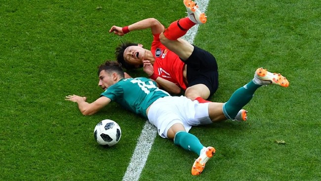 Timnas Jerman untuk sementara ditahan imbang Korea Selatan tanpa gol pada babak pertama laga terakhir Grup F Piala Dunia 2018 di Stadion Kazan Arena.