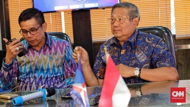SBY meminta Deddy Mizwar dan Dedi Mulyadi yang diusung Partai Demokrat dalam Pilkada Jabar menerima kekalahan versi quick count dari Ridwan Kamil-Uu Ruzhanul.