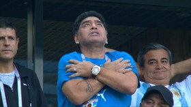 VIDEO: Maradona Acungkan Jari Tengah Saat Argentina Menang