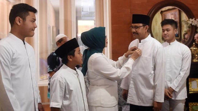 Berbekal penghitungan data yang dihimpun tim pemenangan, Gus Ipul mengklaim mengungguli lawannya pada Pilkada Pasuruan 2020.