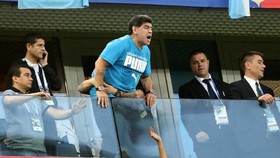 Maradona Nasihati Neymar Agar Berkepala Dingin