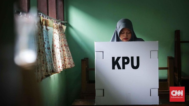 Wacana agar Pilkada dipilih lewat DPRD kembali mengemuka. MPR dan Dewan Pertimbangan Presiden sudah intens membahas persoalan ini.