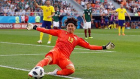 Guillermo Ochoa, Tembok yang Siap Mengadang Serbuan Brasil