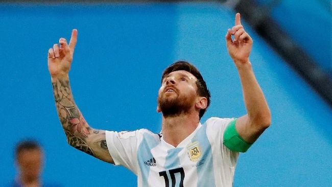 Kisah Haru Messi Gunakan Pita Merah Pemberian Wartawan