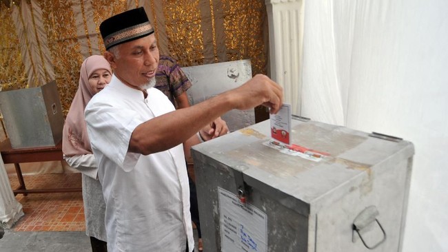 Presiden PKS Ahmad Syaikhu mengatakan ingin Gubernur petahana Sumbar Mahyeldi maju Pilgub 2024 lagi di sana.